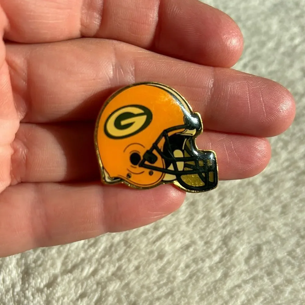 Packers Vintage Helmet Big G Logo NFL Green Bay Hat Lapel Pin‎ Brooch 1996